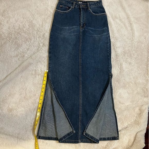 Karen Denim | 5 pocket Maxi Skirt w/ side slits| Medium wash Denim | Size Small - Picture 7 of 8